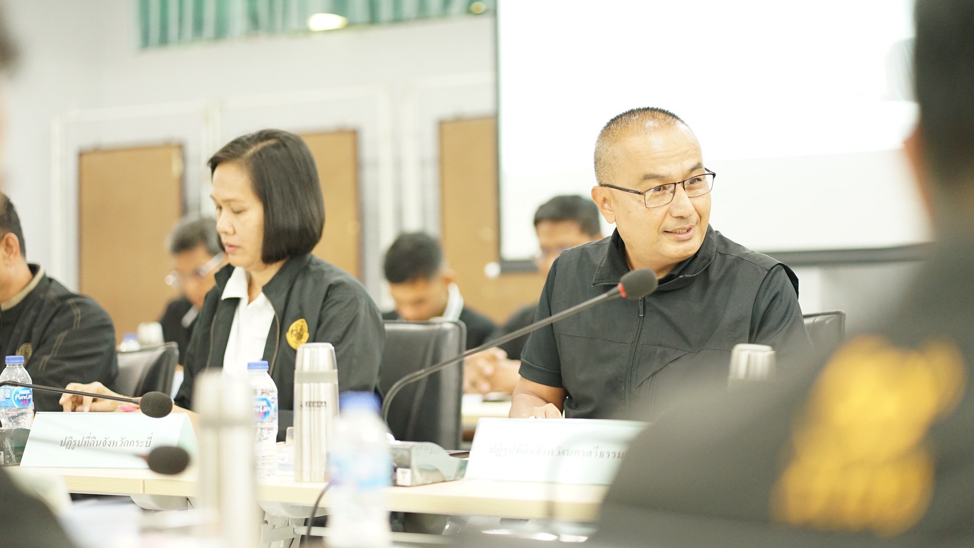title - เลขาธิการ ส.ป.ก. ประชุมติดตามผลการดำเนินงาน และการใช้จ่ายงบประมาณ ประจำปีงบประมาณ พ.ศ.2569 ของภาคใต้ 